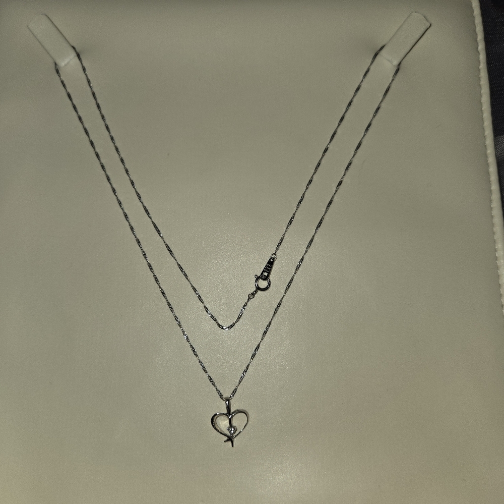 Women's Necklace. Sterling Silver. Small Diamond In A Heart
